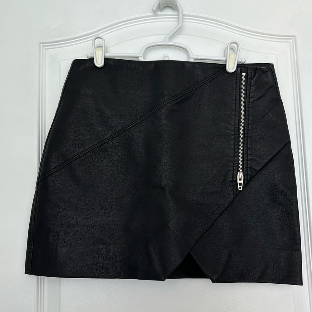 BlankNYC, Pleather skirt, size 26, in great condition